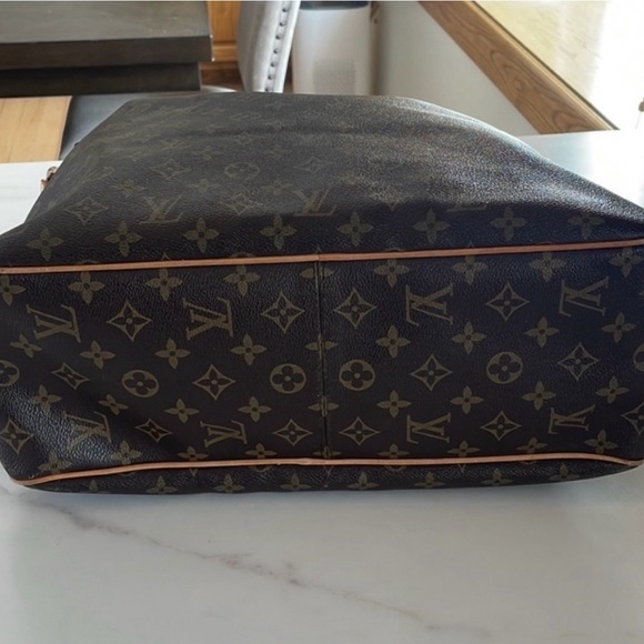 Authentic Louis Vuitton handbag - Picture 6 of 15